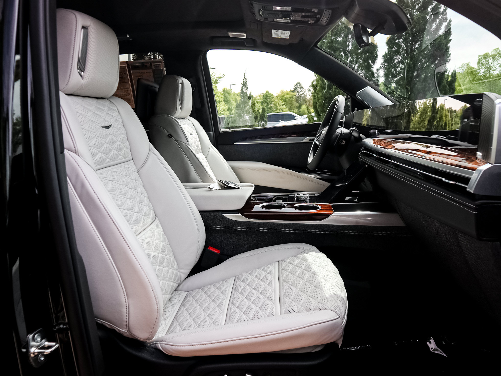 Used 2026 Cadillac Escalade Platinum Sport AWD/4WD image 34