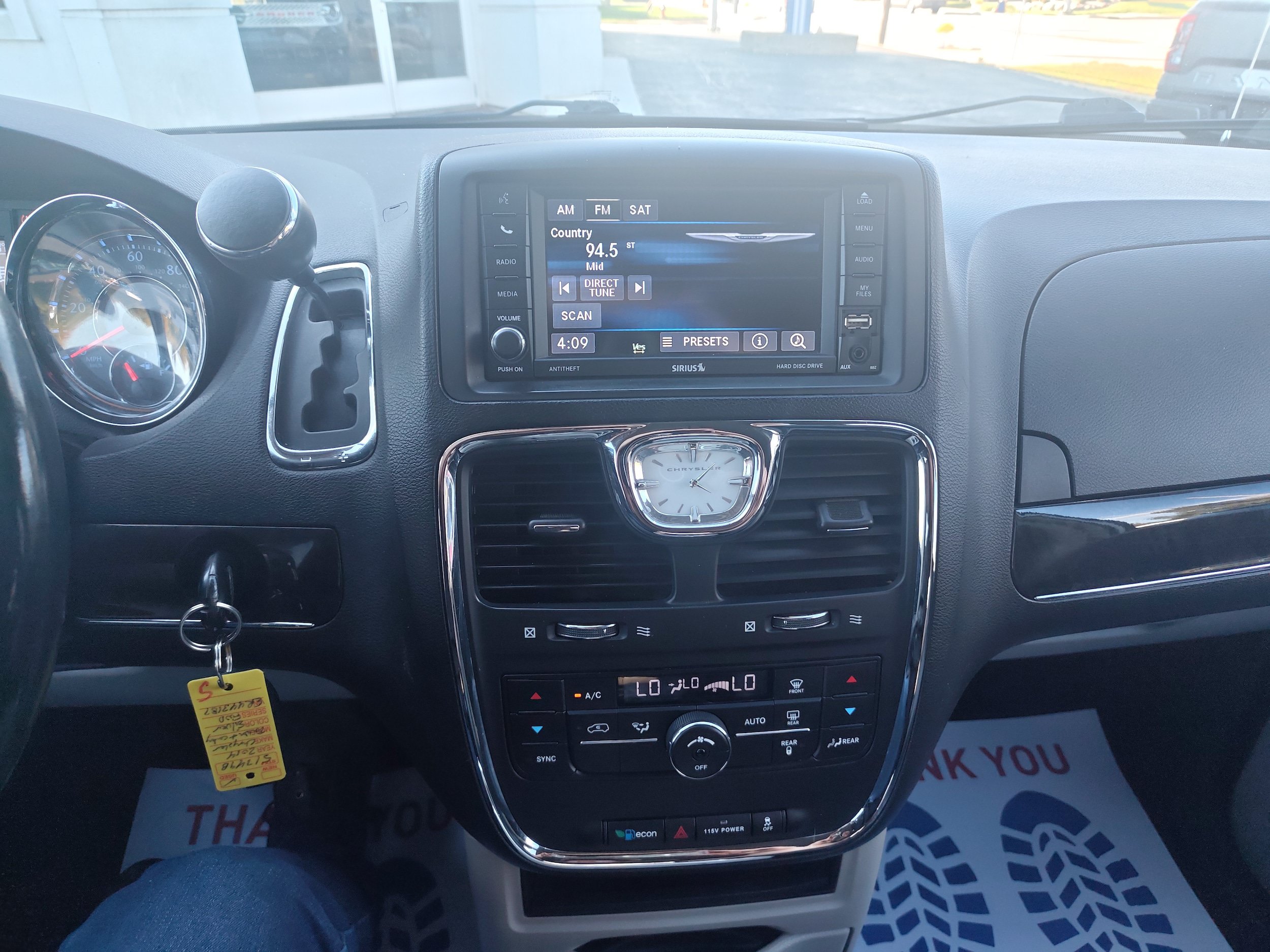 Used 2014 Chrysler Town & Country Touring FWD image 24