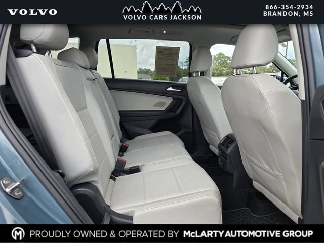 Used 2021 Volkswagen Tiguan SE w/ Panoramic Sunroof Package FWD image 28