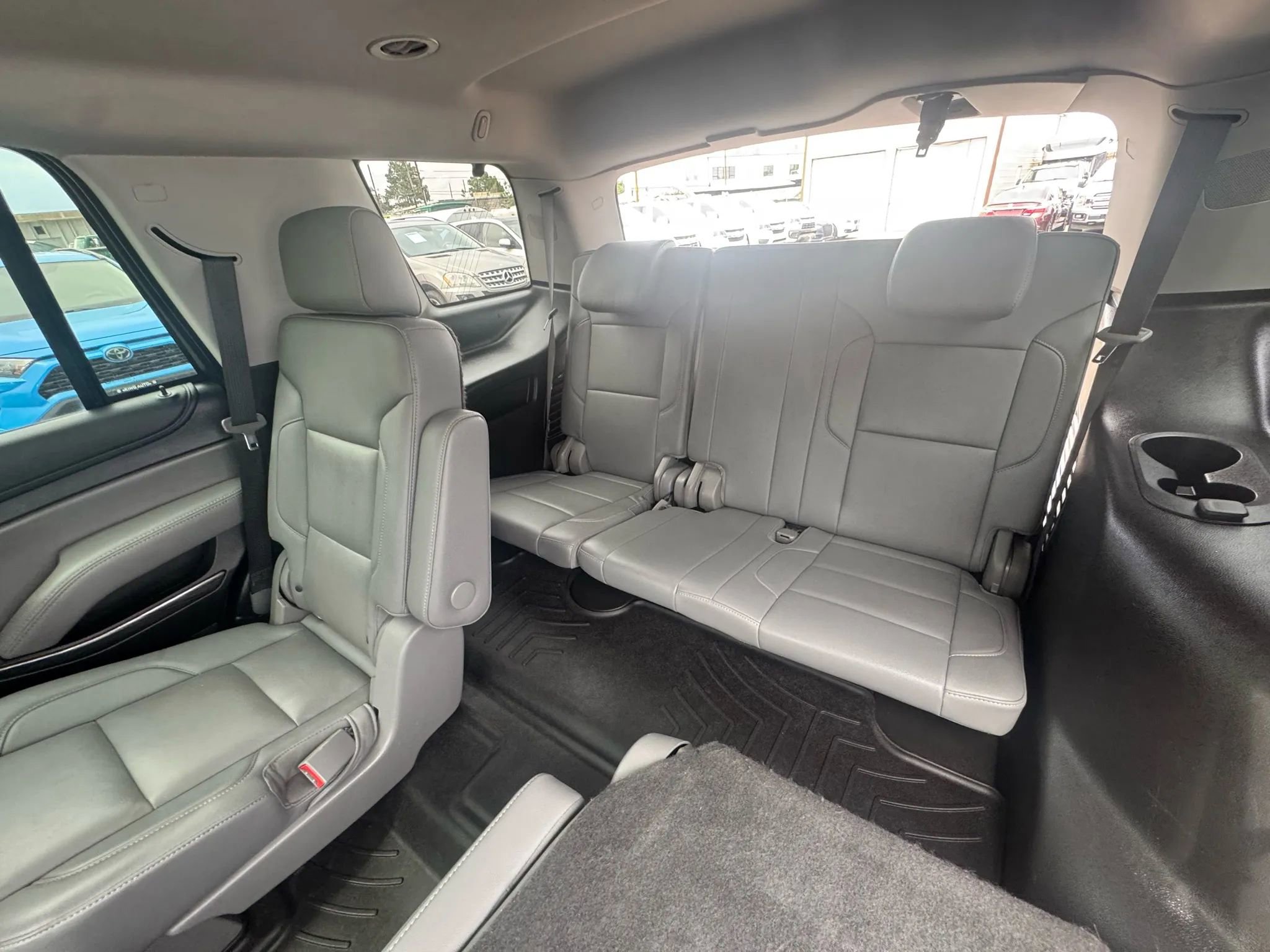 Used 2019 Chevrolet Tahoe LT w/ Luxury Package AWD/4WD image 20