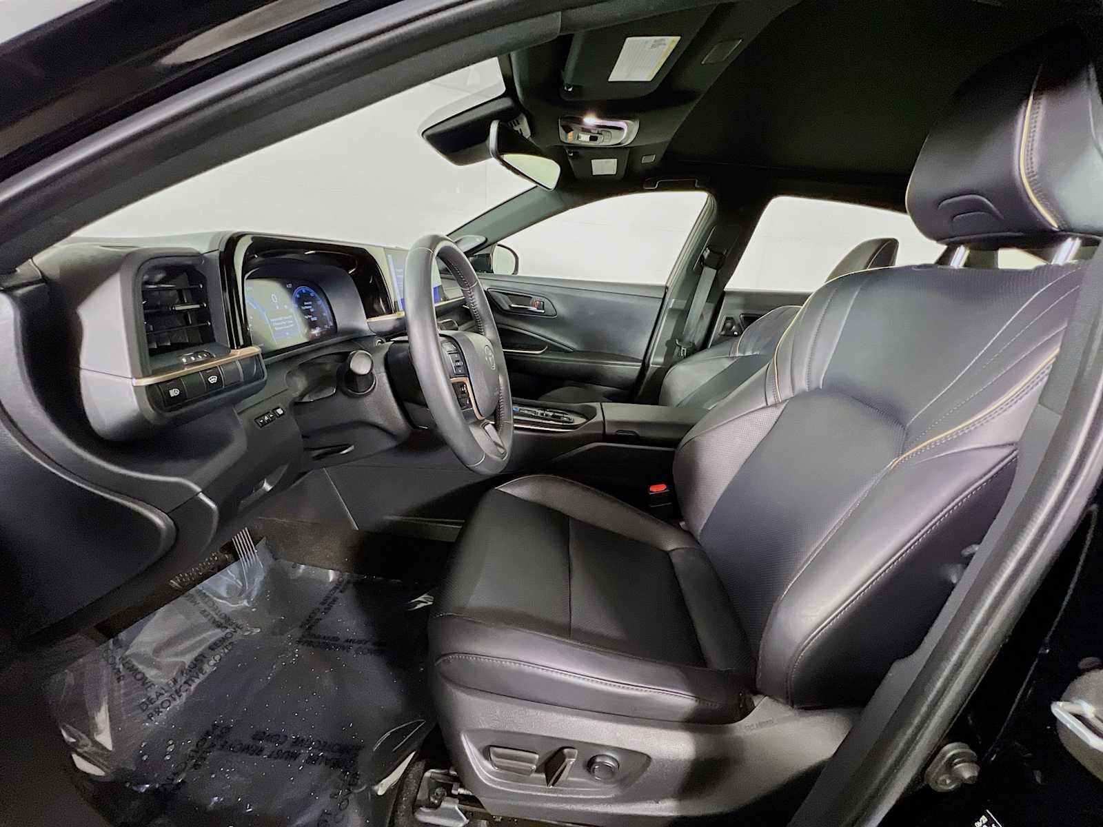 Used 2023 Toyota Crown Limited image 22