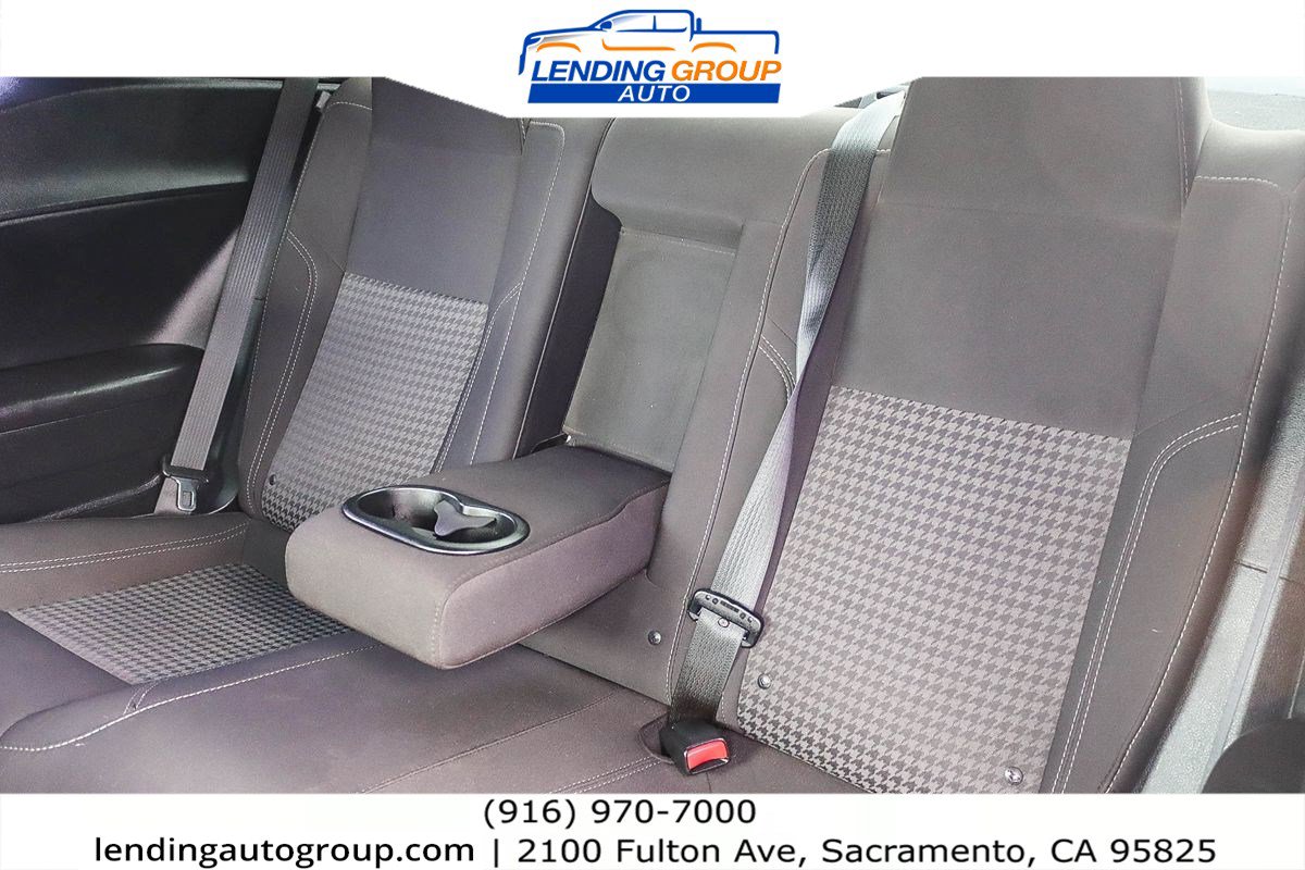 Used 2018 Dodge Challenger SXT w/ Blacktop Package image 17