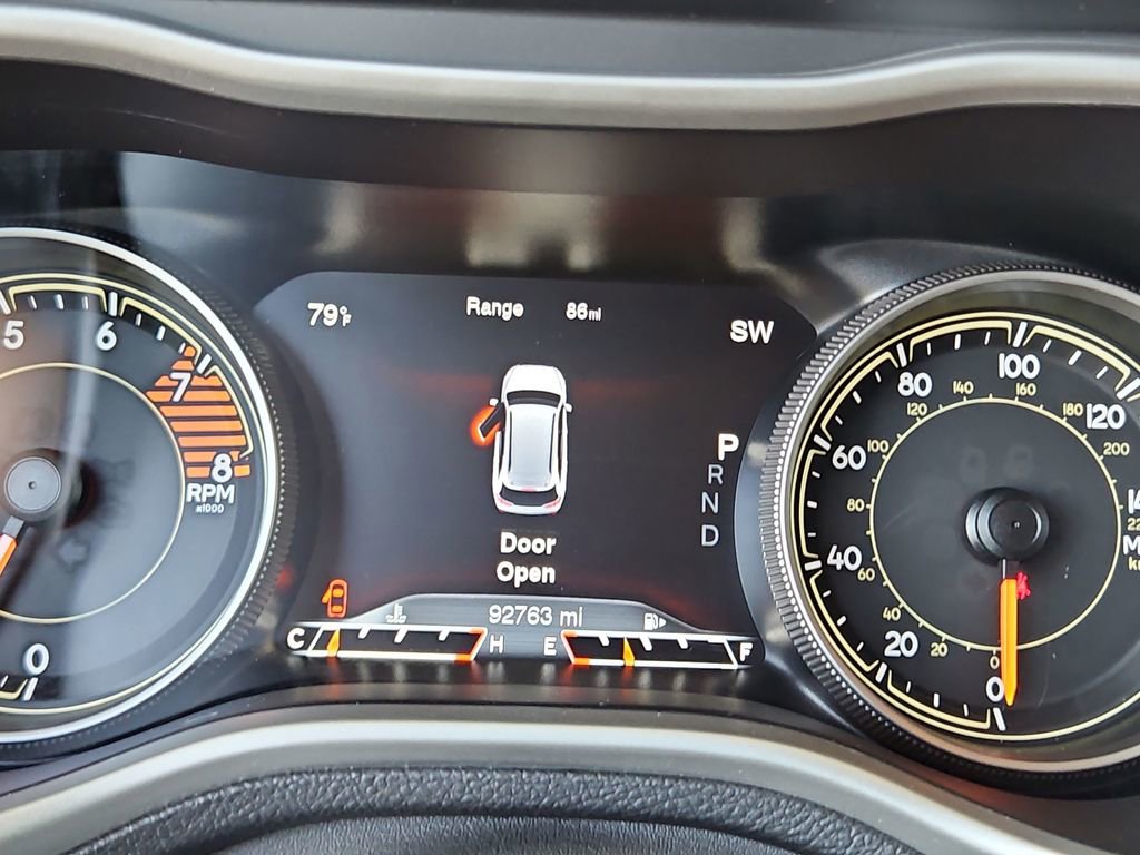 Used 2016 Jeep Cherokee Limited FWD image 13