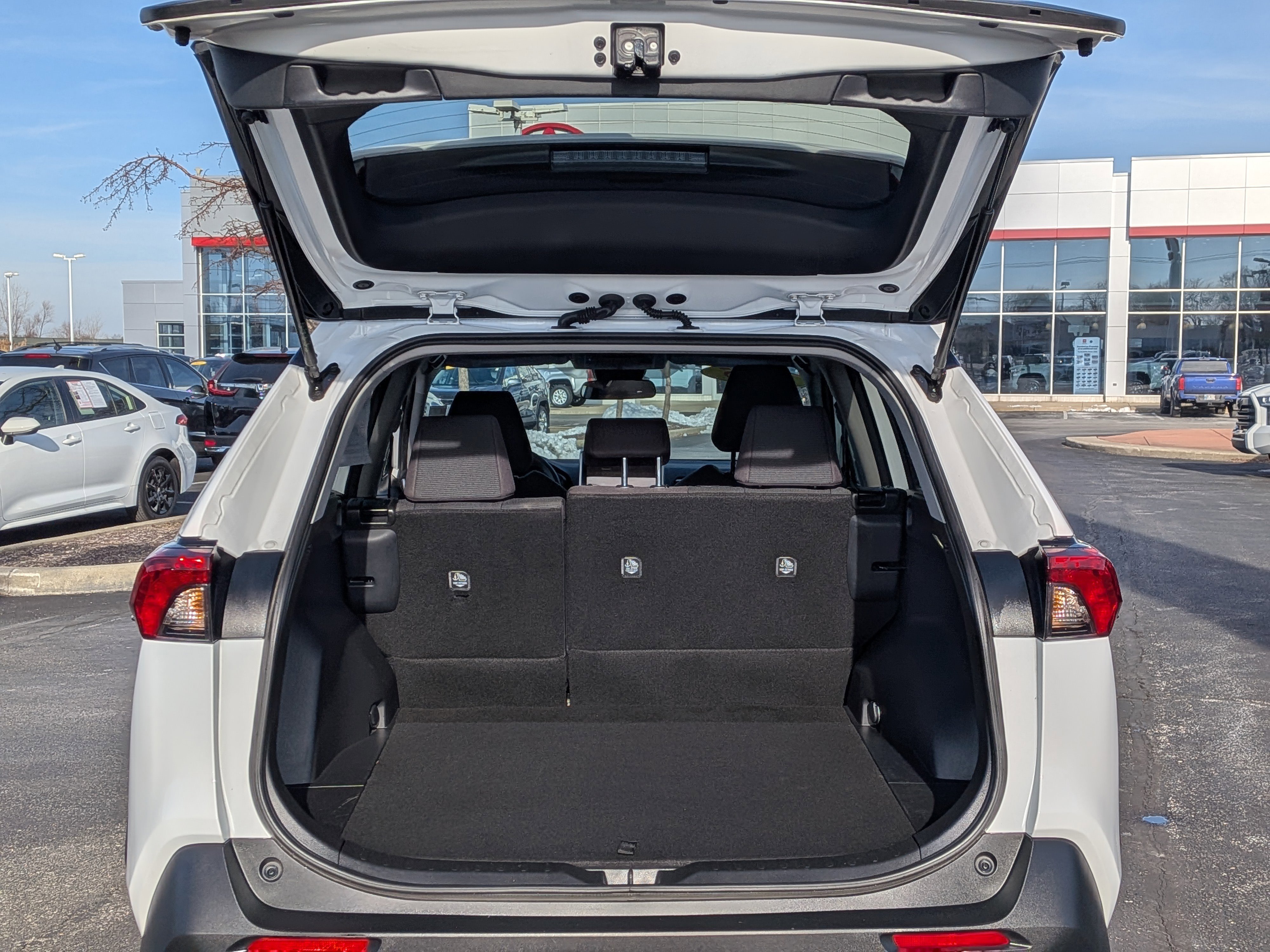 Certified 2025 Toyota RAV4 LE image 21