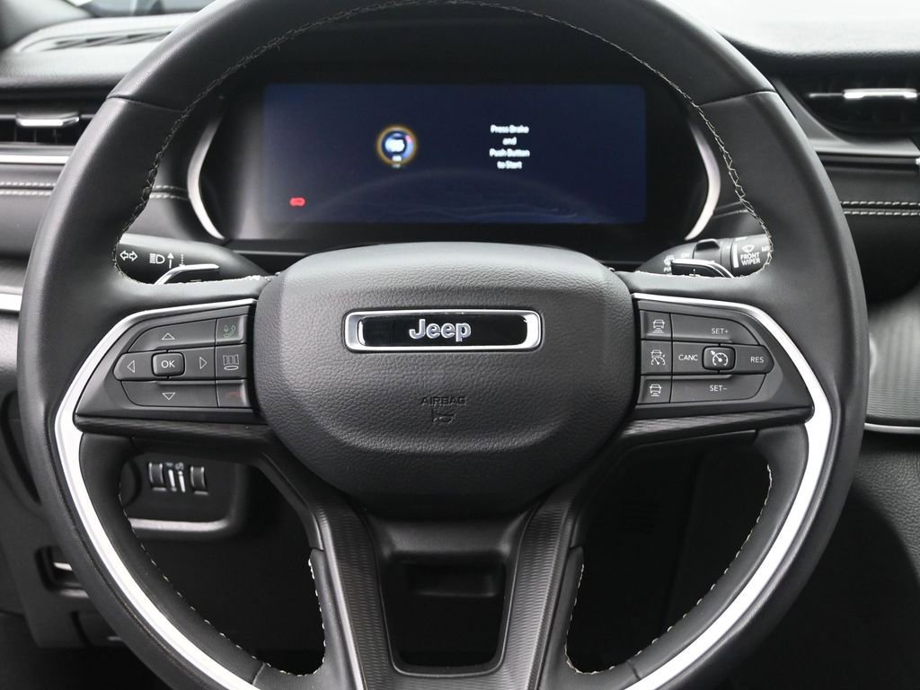 Used 2024 Jeep Grand Cherokee L Laredo image 30