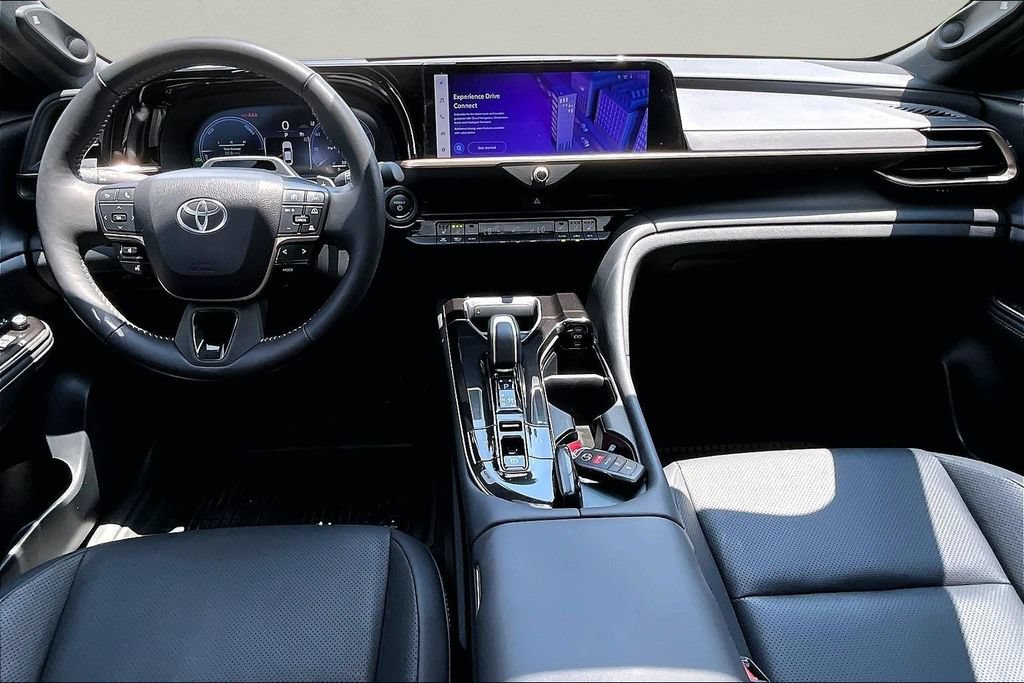 Certified 2025 Toyota Crown Platinum AWD/4WD image 10