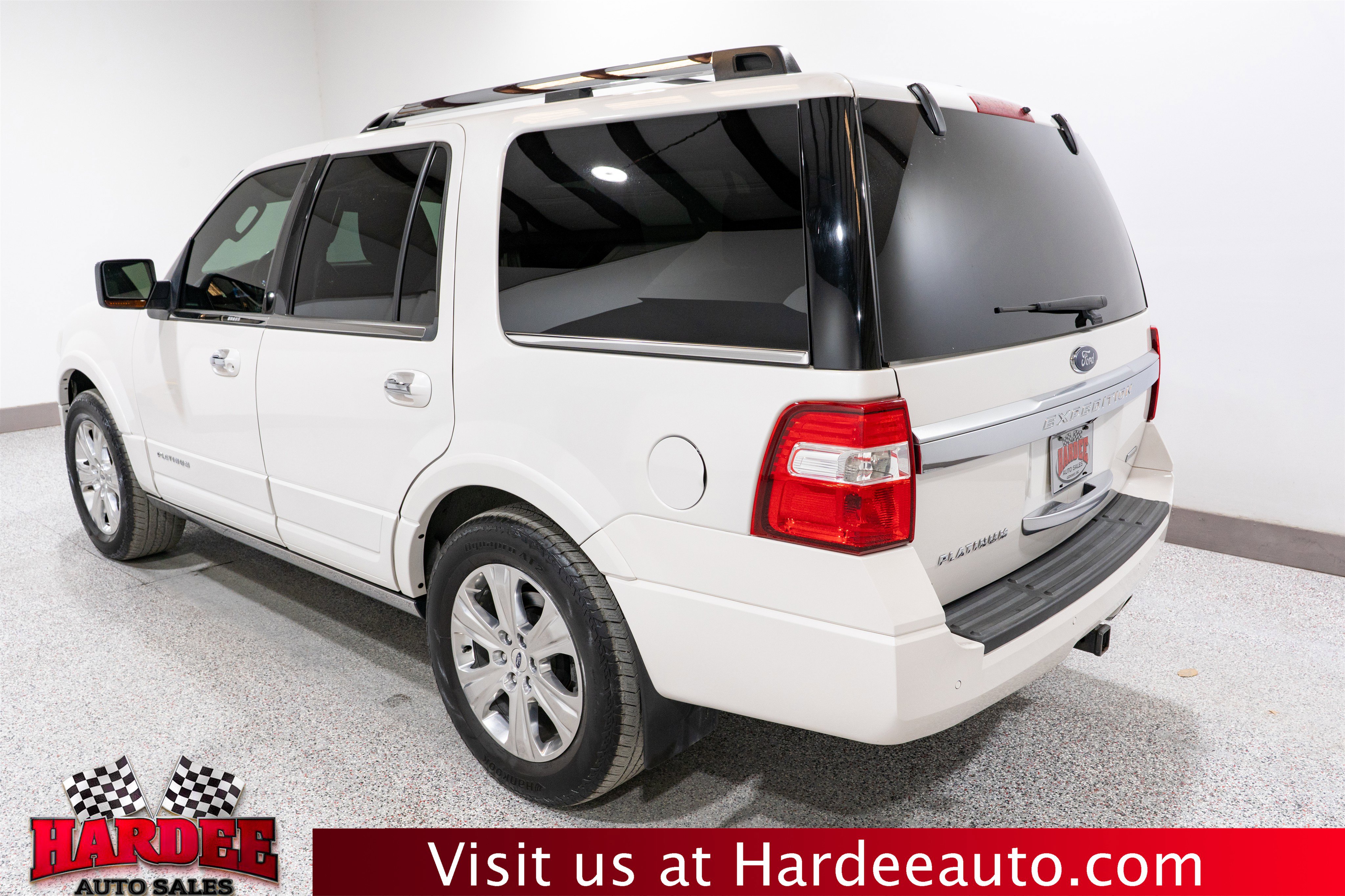 Used 2017 Ford Expedition Platinum image 3