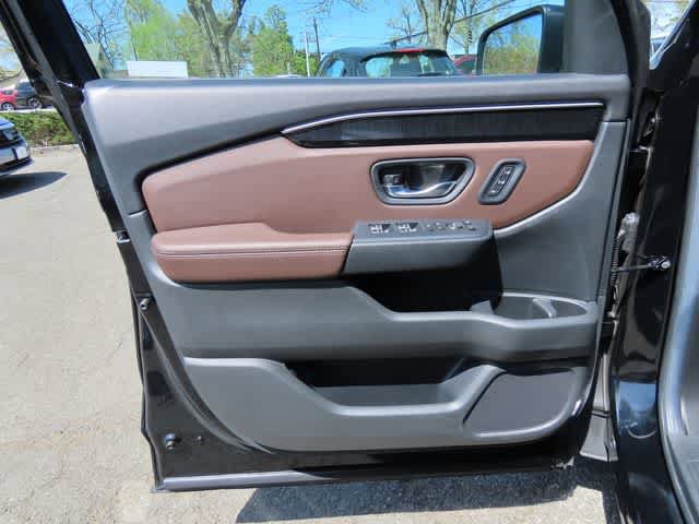 Used 2025 Honda Pilot Elite image 19