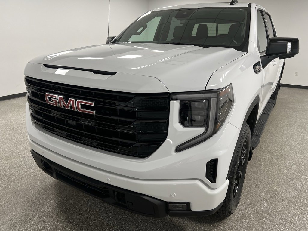 Used 2025 GMC Sierra 1500 Elevation w/ Elevation Premium Package image 4