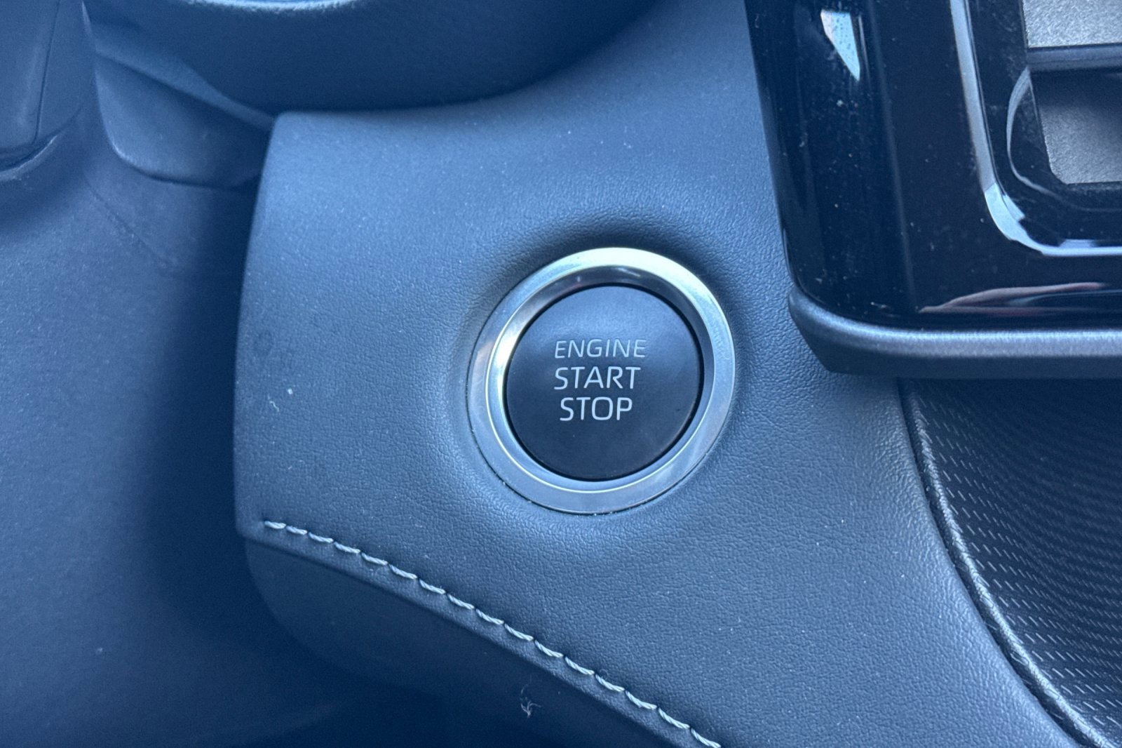 Used 2025 Toyota Highlander LE image 35