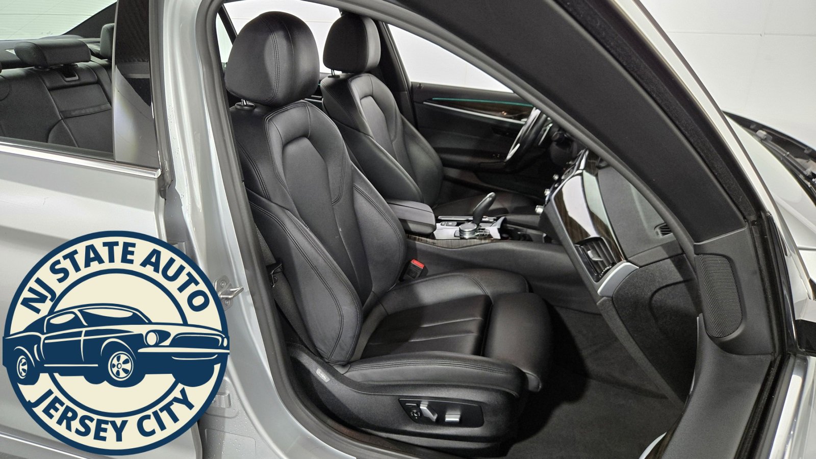 Used 2018 BMW 530i xDrive w/ Premium Package image 34