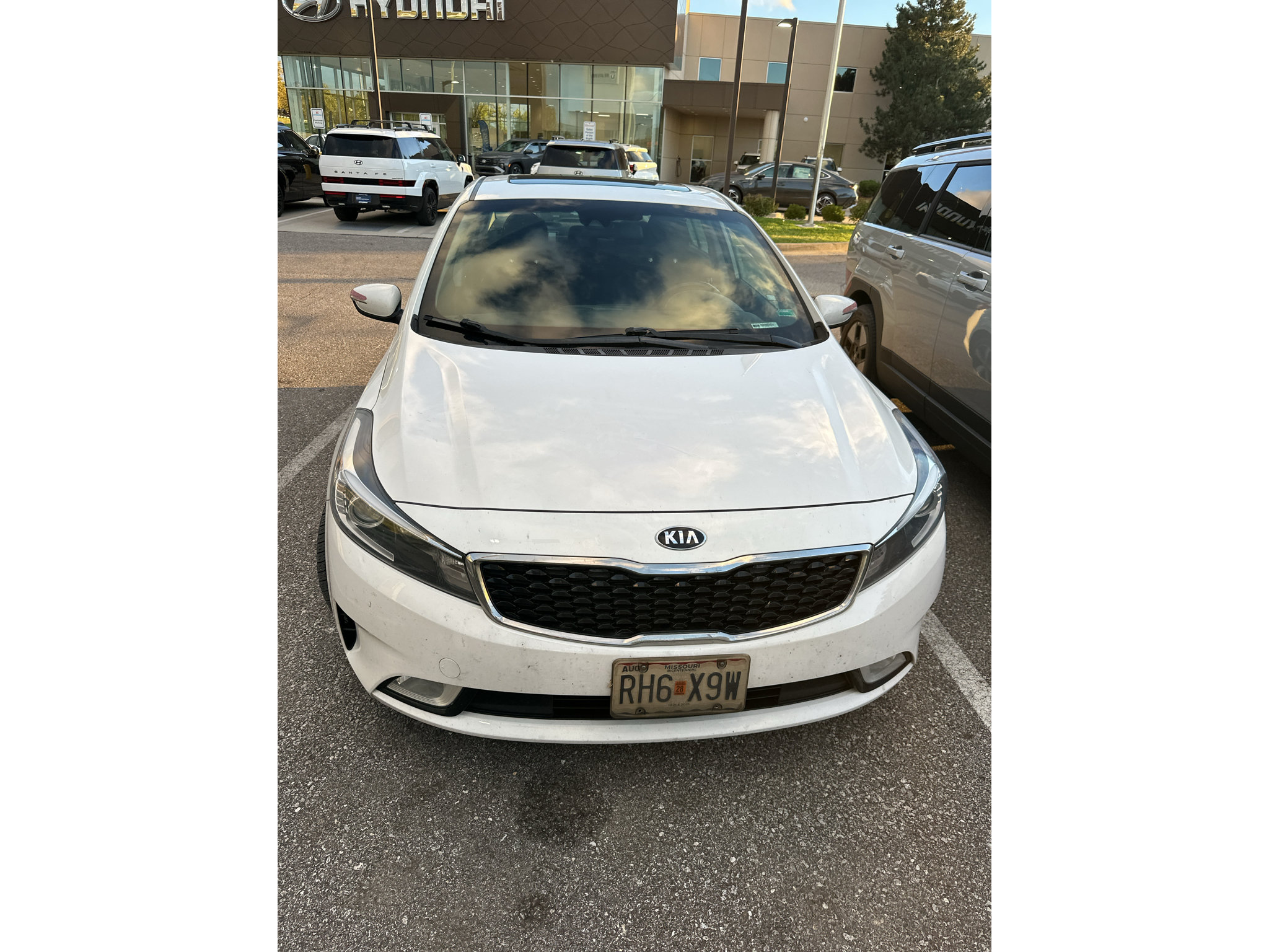Used 2018 Kia Forte S w/ S Technology Plus Package FWD image 2