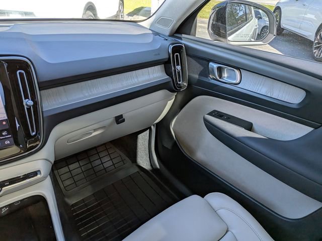 Certified 2023 Volvo XC40 B5 Plus w/ Driver Assist Package image 23
