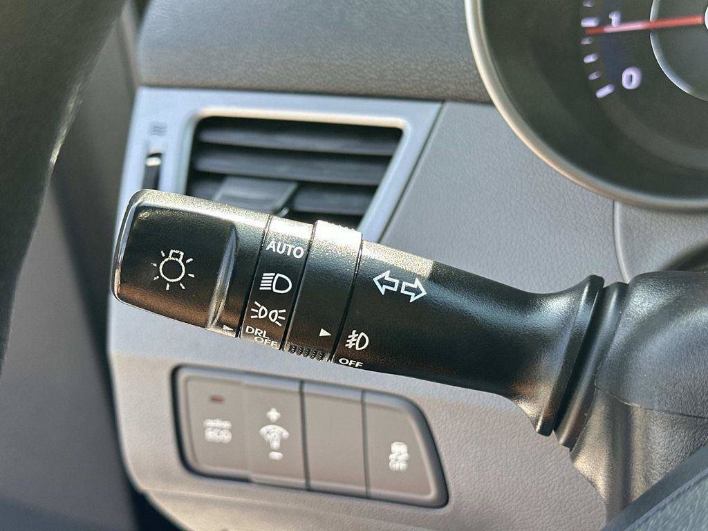 Used 2016 Hyundai Elantra SE w/ Option Group 02 FWD image 22
