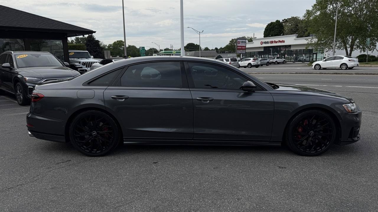 Used 2021 Audi S8 L AWD/4WD image 19