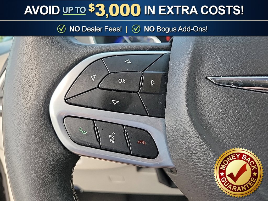 Used 2024 Chrysler Pacifica Touring-L FWD image 28