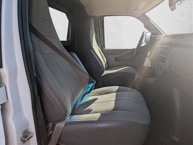 Used 2022 Chevrolet Express 3500 w/ Driver Convenience Package image 15