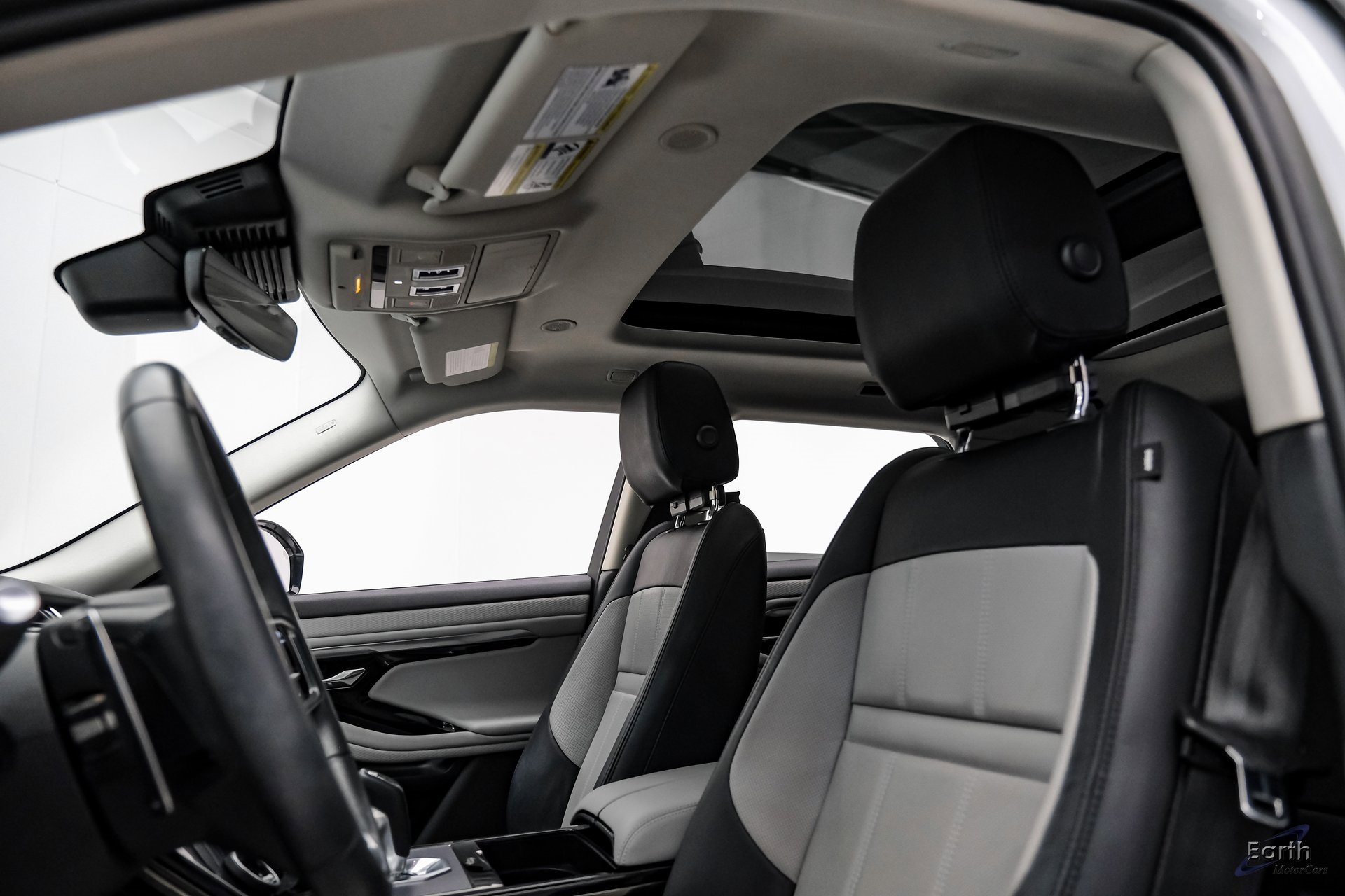 Used 2023 Land Rover Range Rover Evoque R-Dynamic S image 30