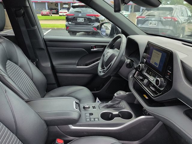 Certified 2025 Toyota Highlander XSE AWD/4WD image 10