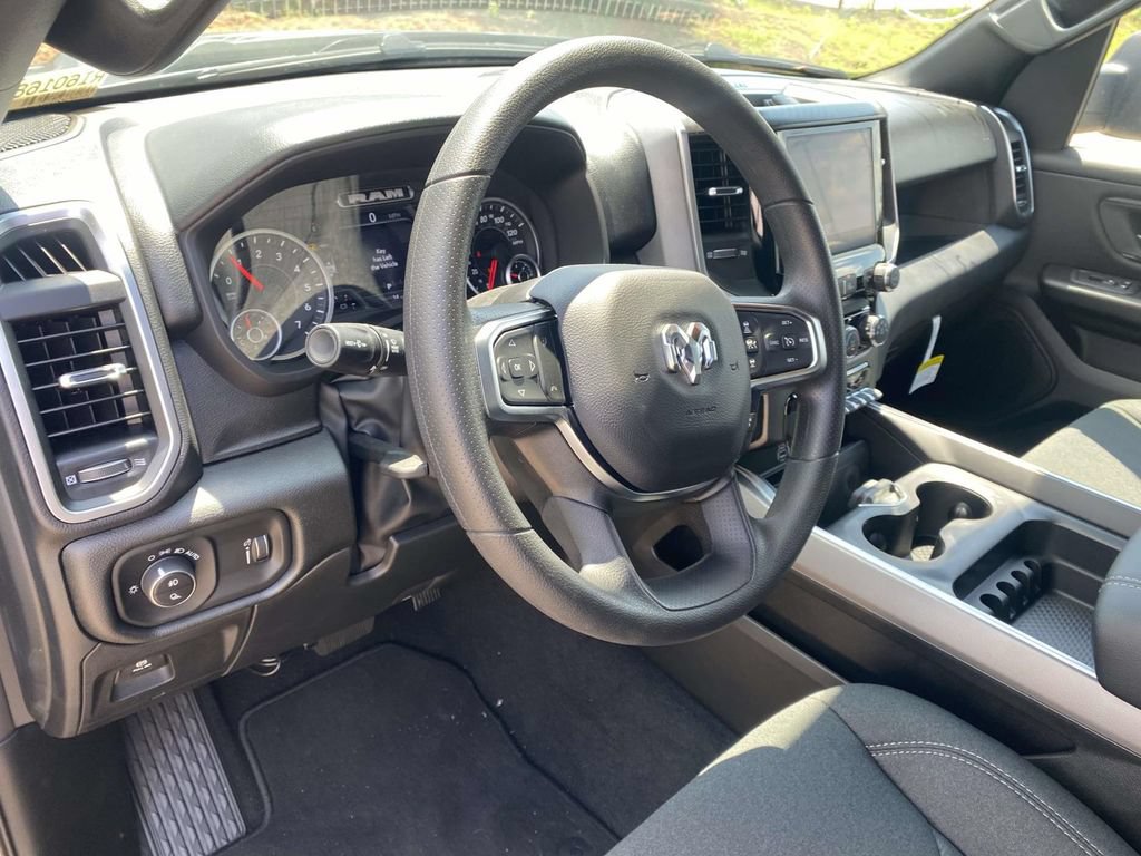 New 2026 RAM 1500 Express AWD/4WD image 18