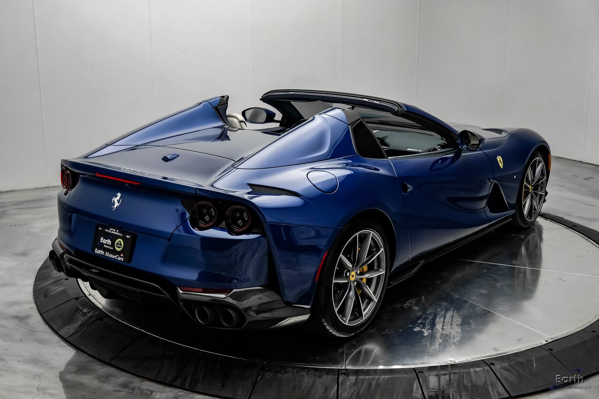 Used 2022 Ferrari 812 GTS RWD image 23