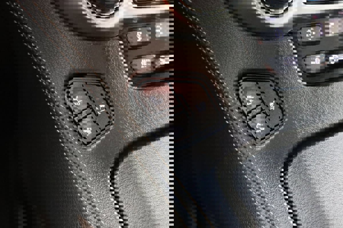 Used 2019 Chevrolet Suburban Premier image 9