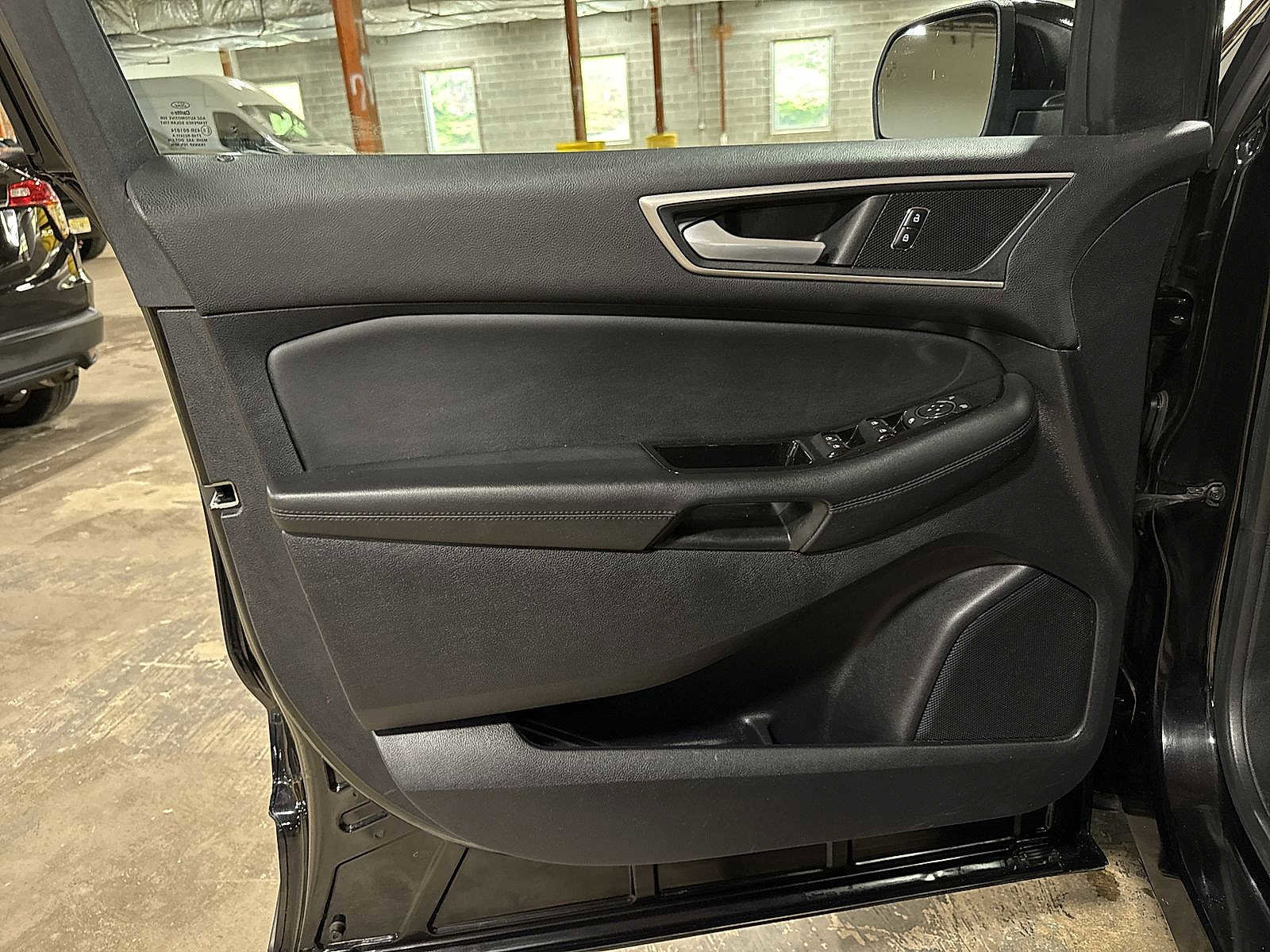 Used 2019 Ford Edge SEL w/ Equipment Group 201A AWD/4WD image 31