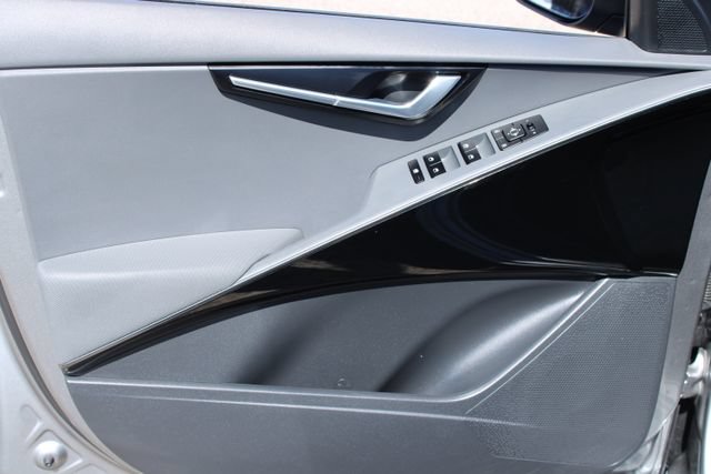 Used 2024 Kia Niro EX FWD image 13