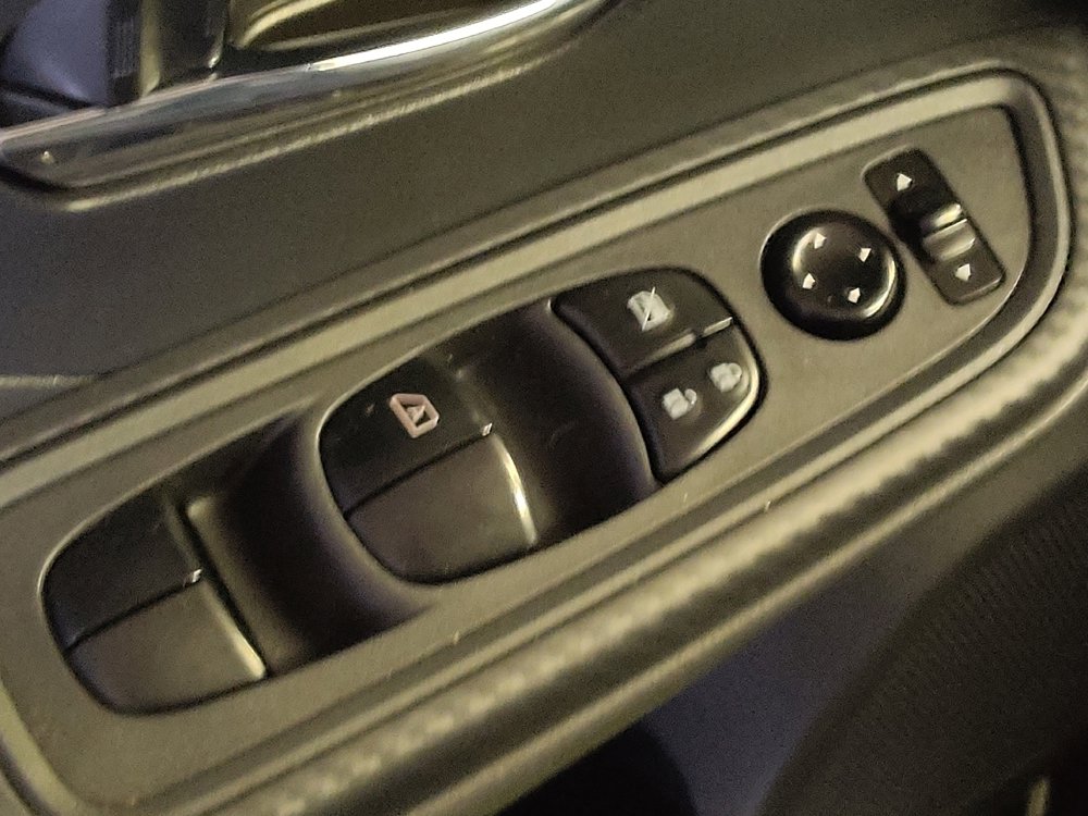 Used 2023 Nissan Versa SV image 27