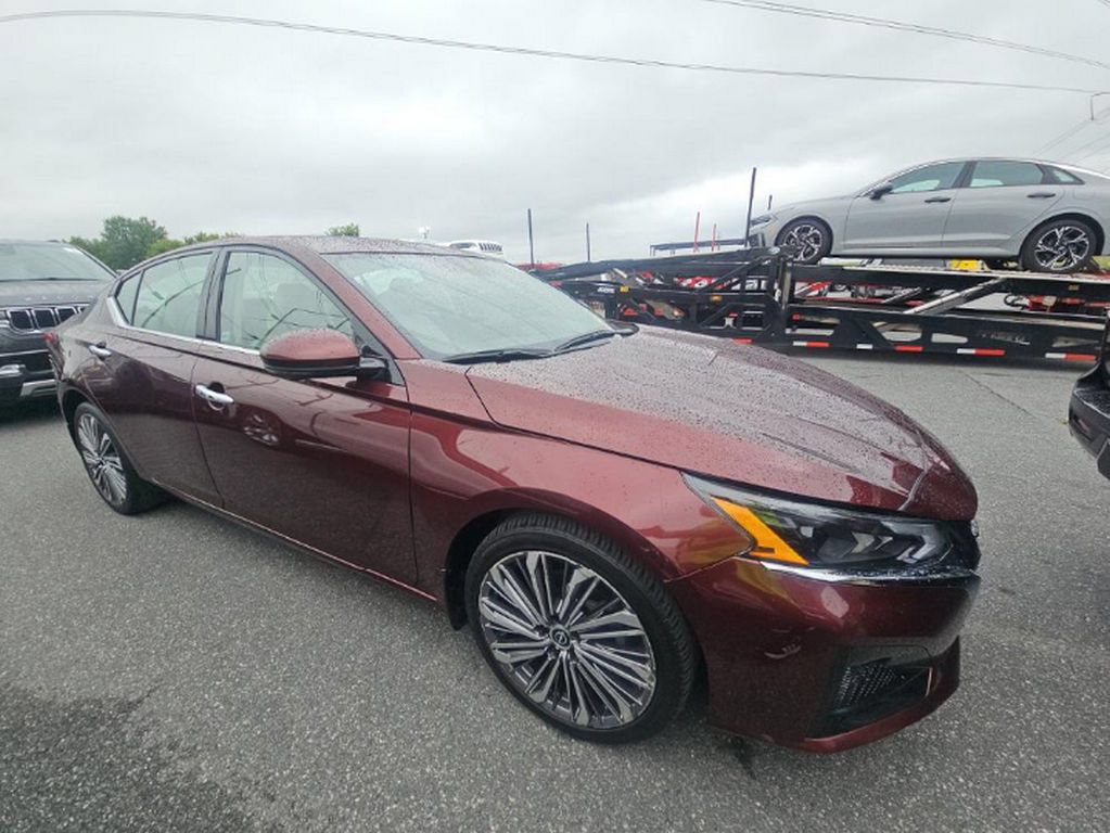 Used 2023 Nissan Altima 2.5 SL AWD/4WD image 3
