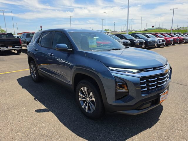 New 2026 Chevrolet Equinox LT w/ Convenience Package II AWD/4WD image 2