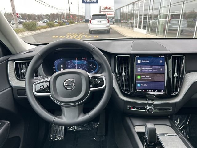 Certified 2025 Volvo XC60 B5 Plus image 18