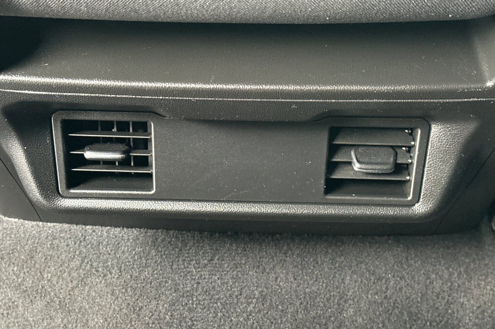 Used 2020 Chevrolet Silverado 1500 Custom w/ Custom Value Package image 15