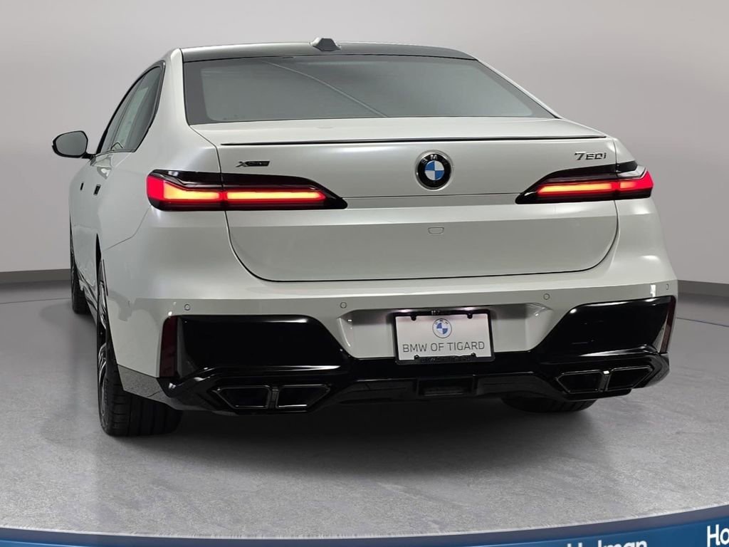 New 2026 BMW 760i xDrive w/ Executive Package image 6