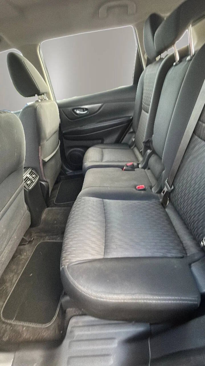 Used 2017 Nissan Rogue S FWD image 10