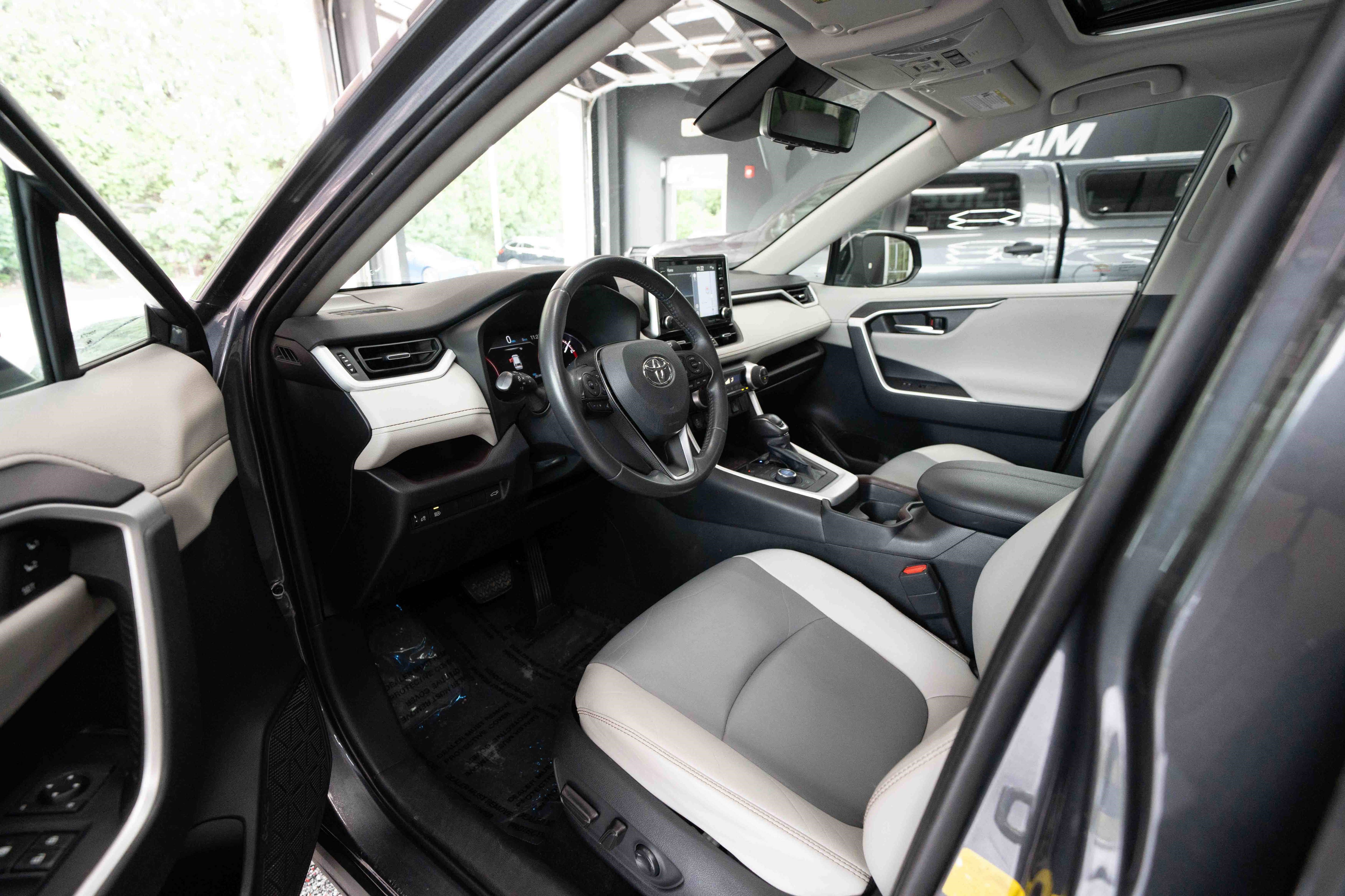 Used 2019 Toyota RAV4 Limited w/ All Weather Liner Package AWD/4WD image 8