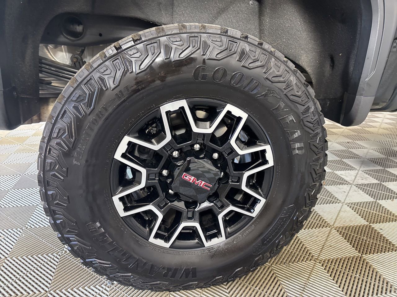 Used 2026 GMC Sierra 2500 AT4X AWD/4WD image 33
