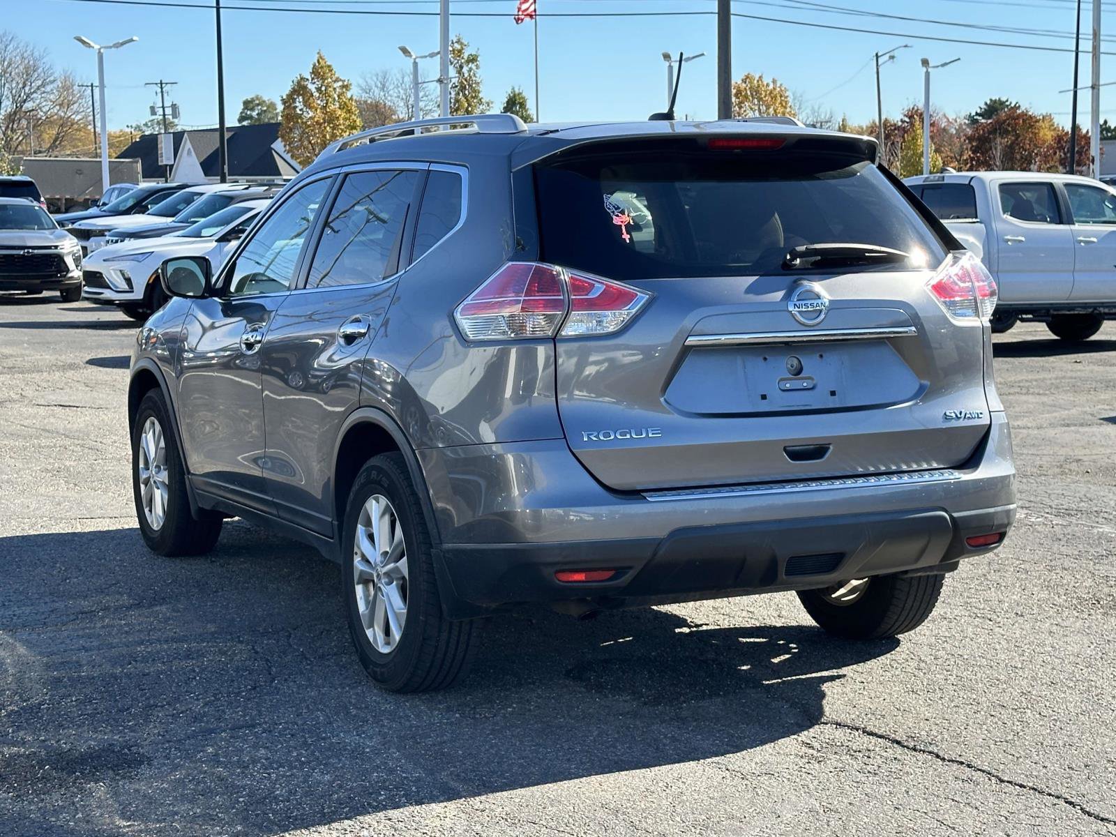 Used 2016 Nissan Rogue SV image 8