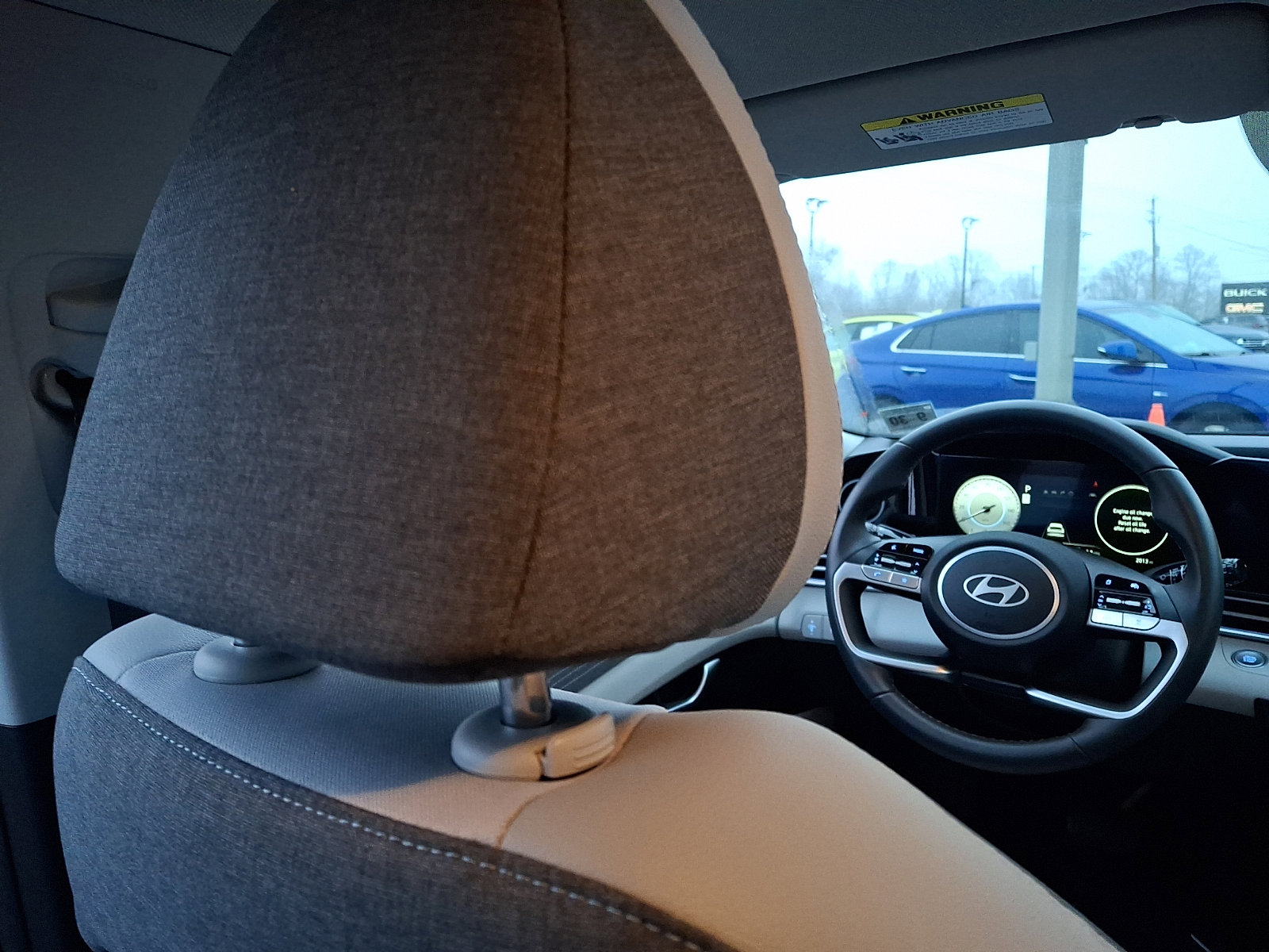 Used 2025 Hyundai Elantra Limited image 13