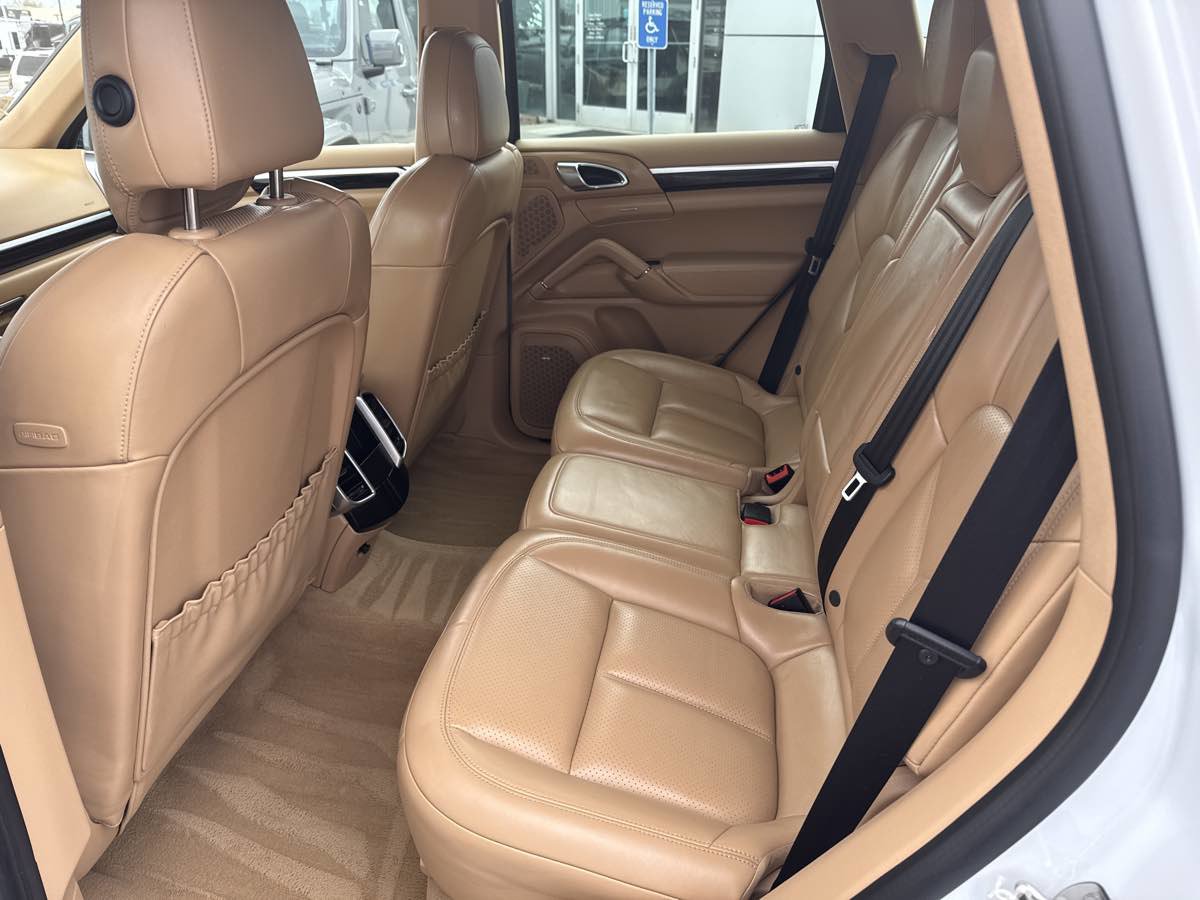 Used 2017 Porsche Cayenne image 14