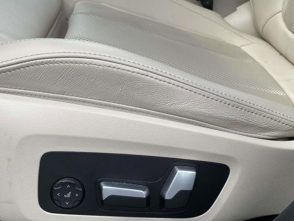 Used 2022 BMW X3 xDrive30i w/ Convenience Package AWD/4WD image 12
