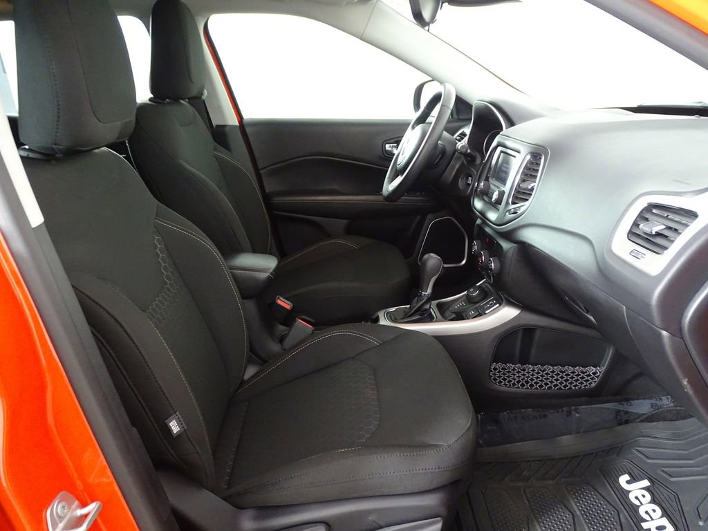 Used 2018 Jeep Compass Sport w/ Mopar Graphics Package image 14