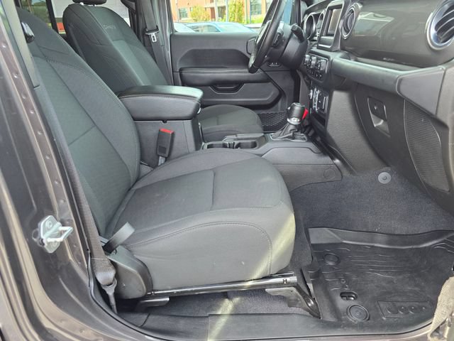 Used 2019 Jeep Wrangler Unlimited Sahara w/ Cold Weather Group AWD/4WD image 38