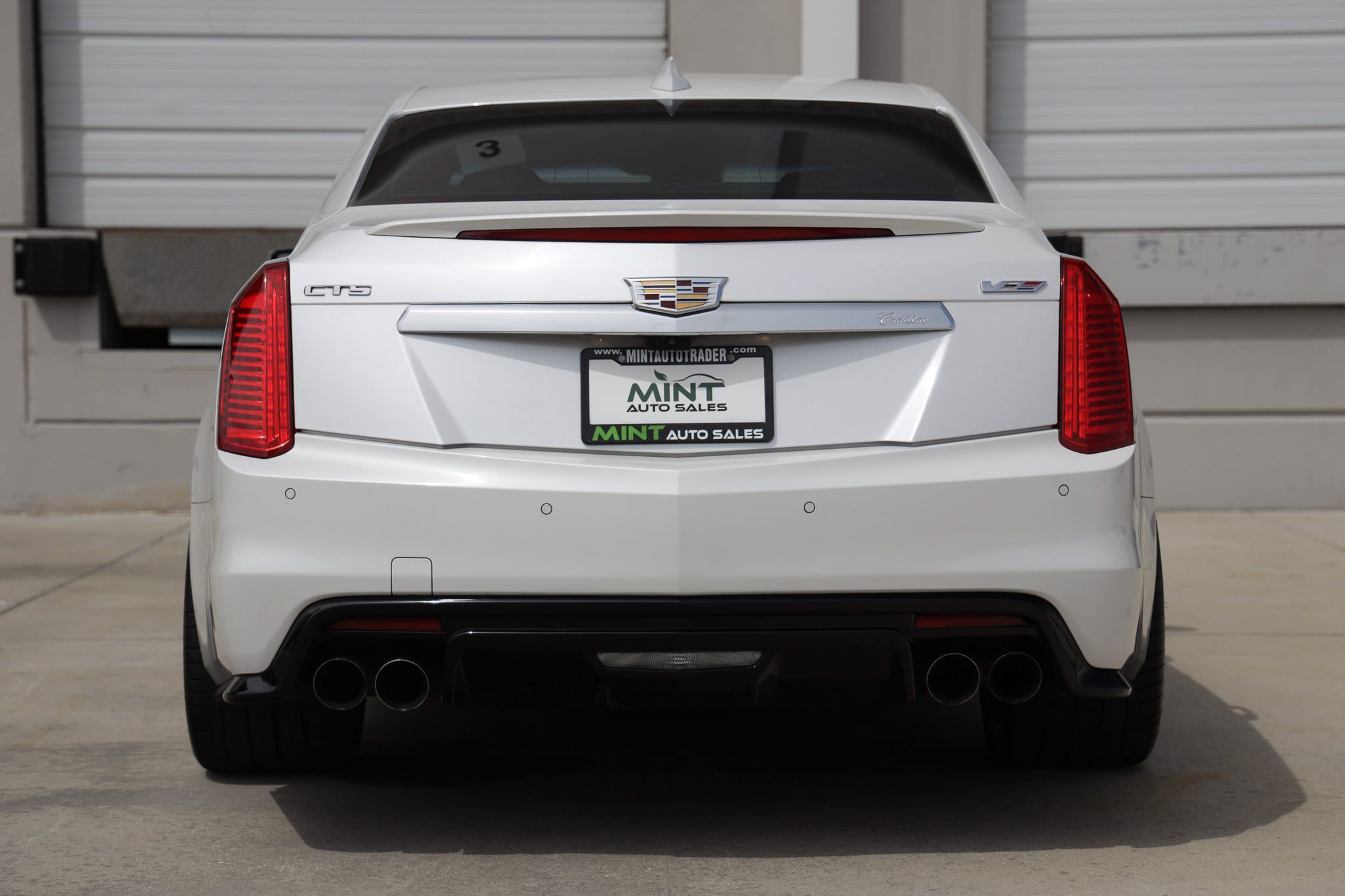 Used 2018 Cadillac CTS V w/ Luxury Package RWD image 11