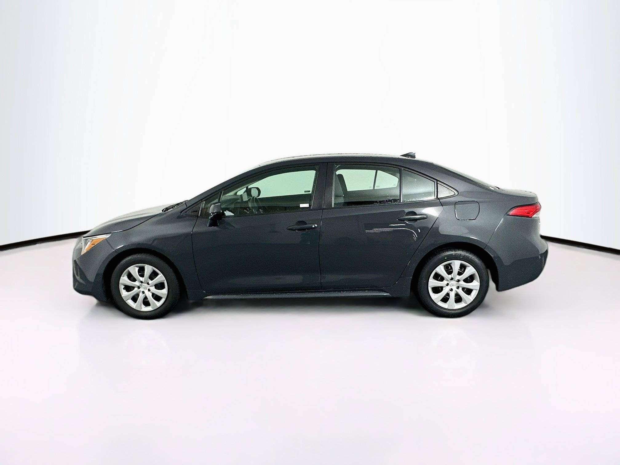 Used 2024 Toyota Corolla LE FWD image 4