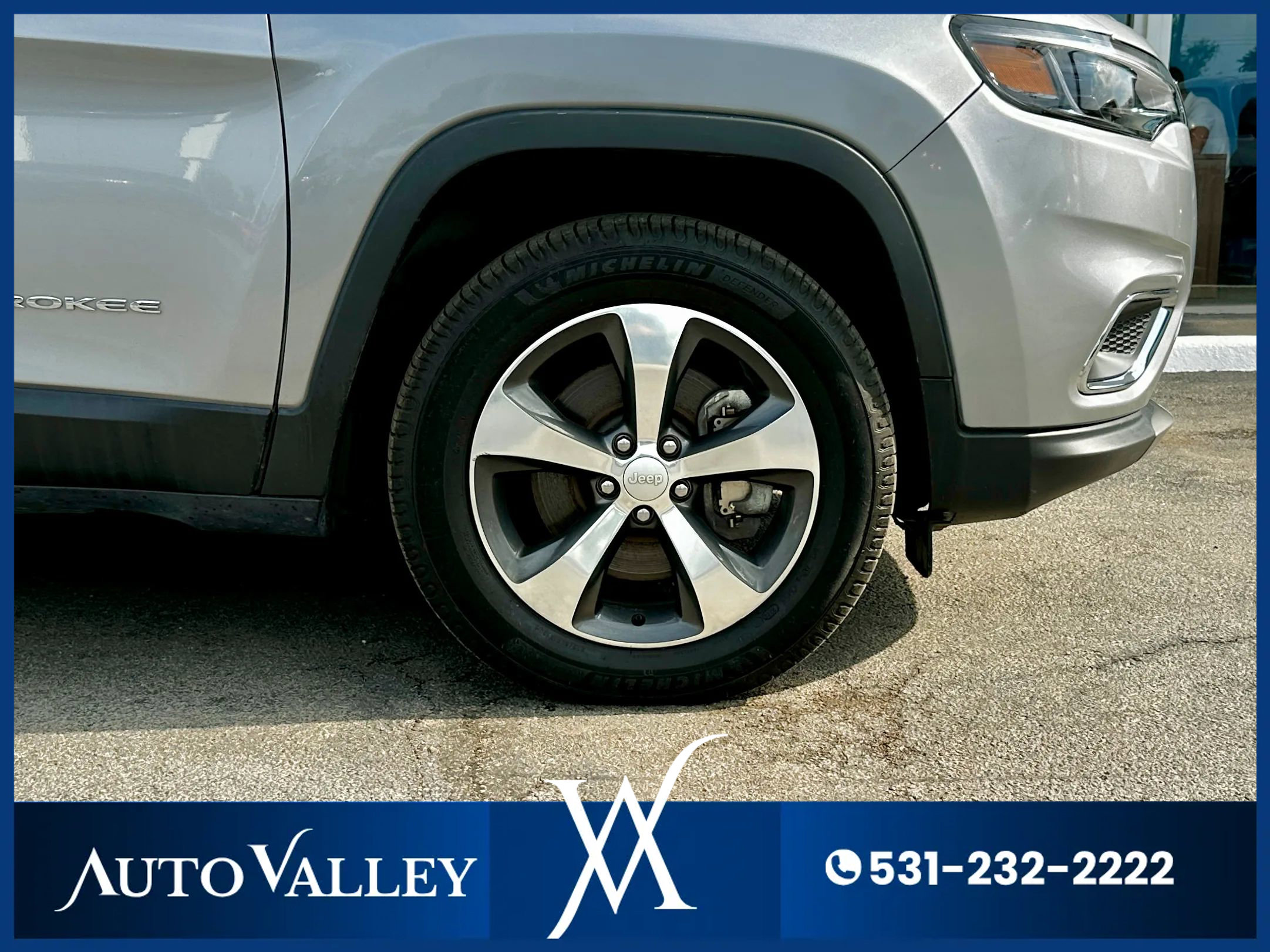 Used 2019 Jeep Cherokee Limited image 9