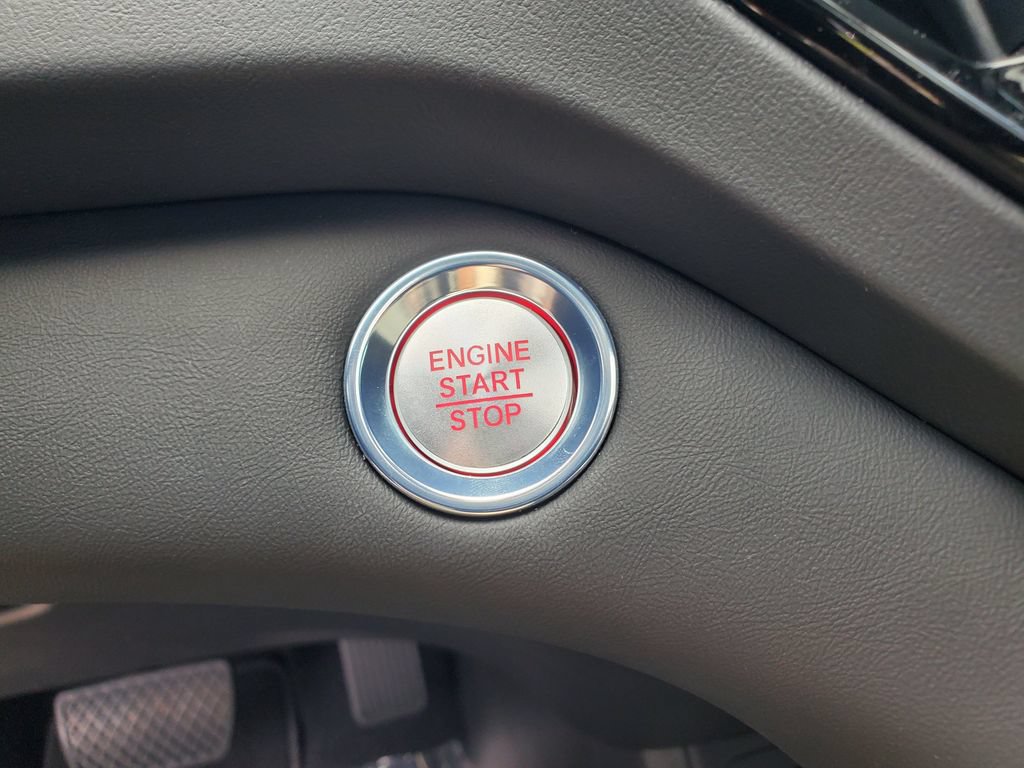 Used 2025 Acura RDX SH-AWD image 28