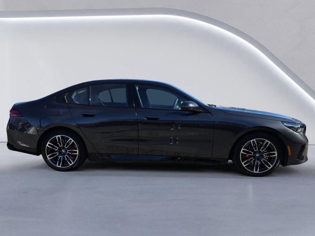 New 2026 BMW 530i xDrive w/ M Sport Package image 3