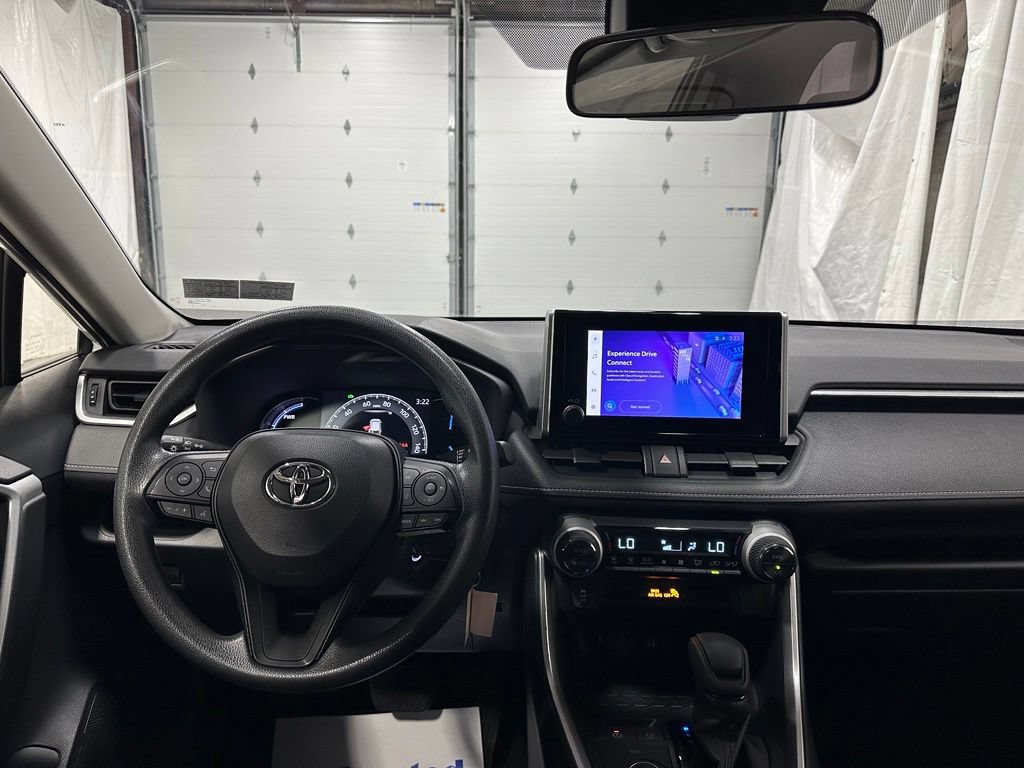 Used 2025 Toyota RAV4 LE AWD/4WD image 16
