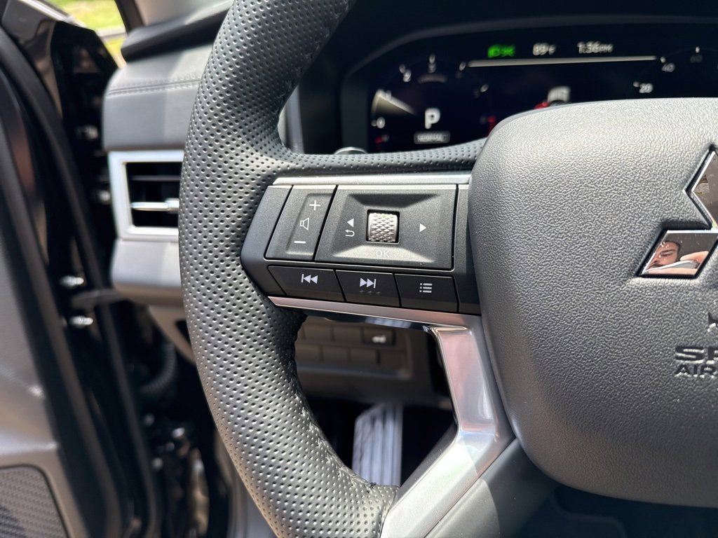 New 2025 Mitsubishi Outlander SEL image 33